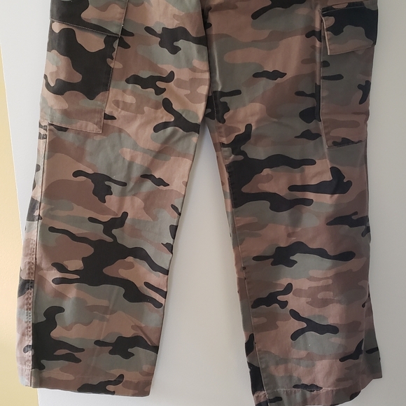 GAP camouflage cargo pant, size 14 - Picture 6 of 8